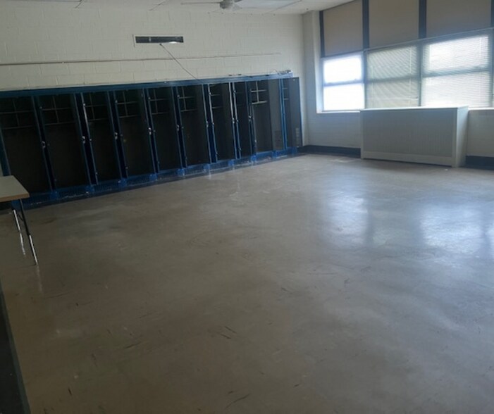 More Photos Of 4128 Cedar Ridge Rd, Dayton Schools For Lease