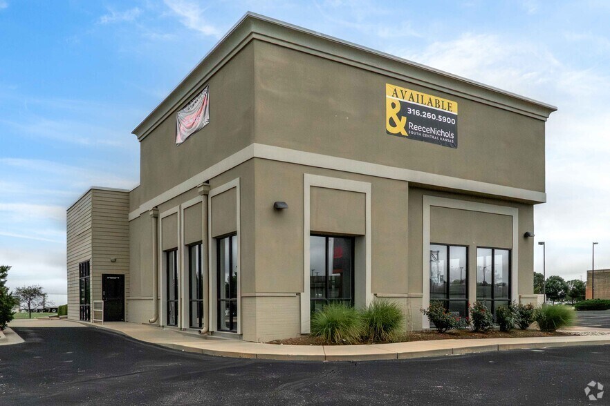 Primary Photo Of 11747 E Kellogg Dr, Wichita Restaurant For Lease