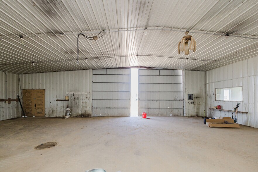 More Photos Of 674 County Road O, Mineral Point Warehouse For Sale