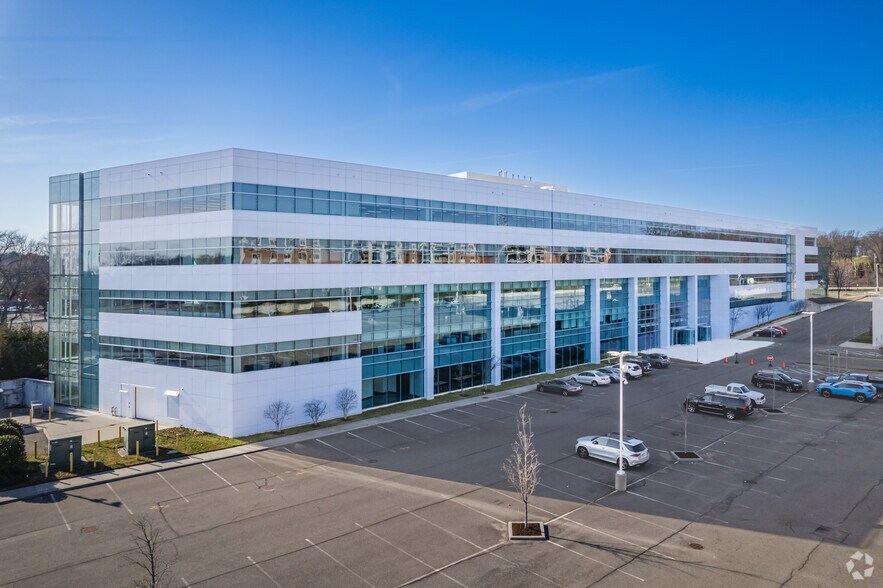 More Photos Of 3400 New Hyde Park Rd, New Hyde Park Office For Lease