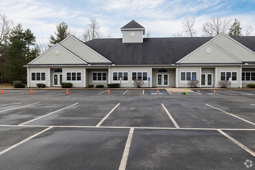 More Photos Of 1 Commons Dr, Londonderry Medical For Lease