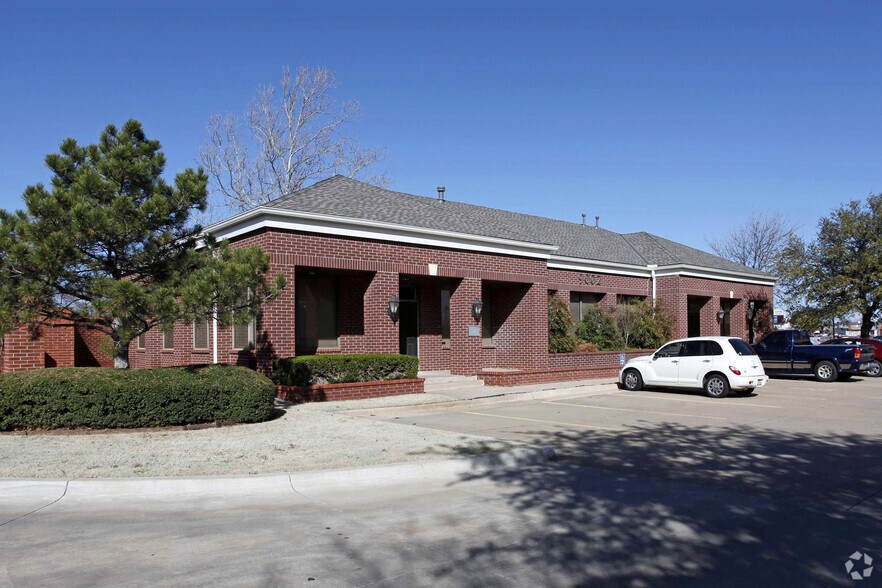 More Photos Of 9002 N May Ave, Oklahoma City Office For Lease