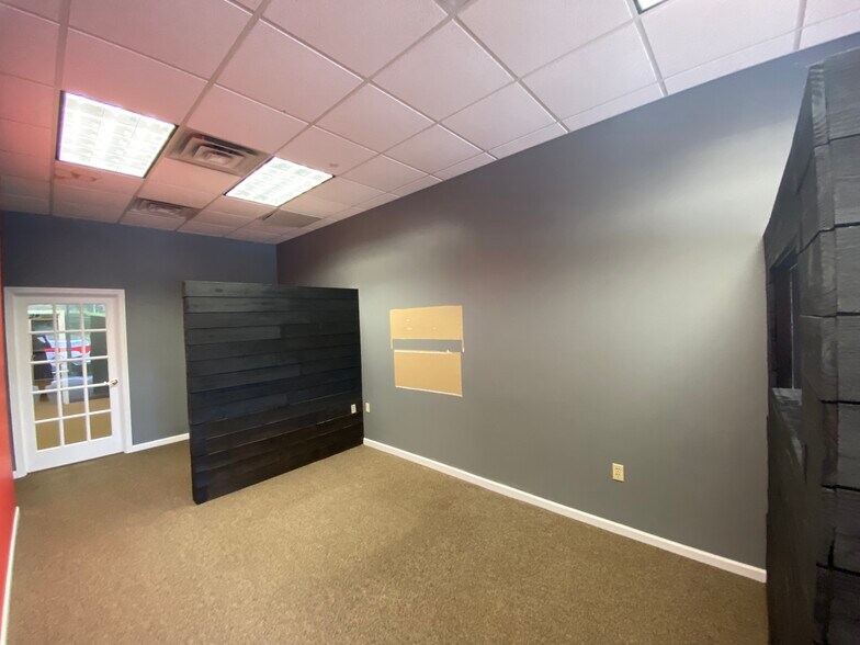 2526 Mosside Blvd, Monroeville, PA 15146 Retail For Lease