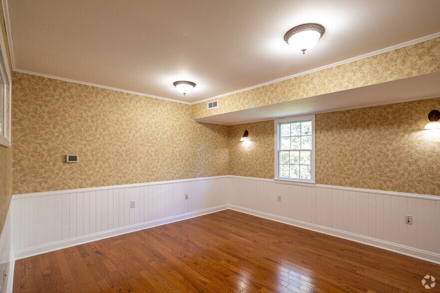 More Photos Of 26 S Maple Ave, Marlton Office For Lease