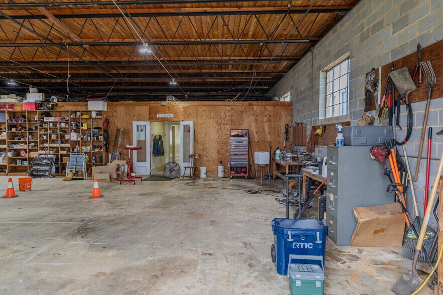 More Photos Of 710 N Walnut St, Fairmont General Retail For Sale