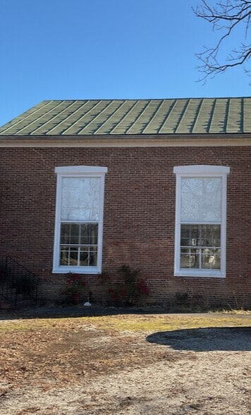 More Photos Of 21075 Frog Level Rd, Ruther Glen Specialty For Sale