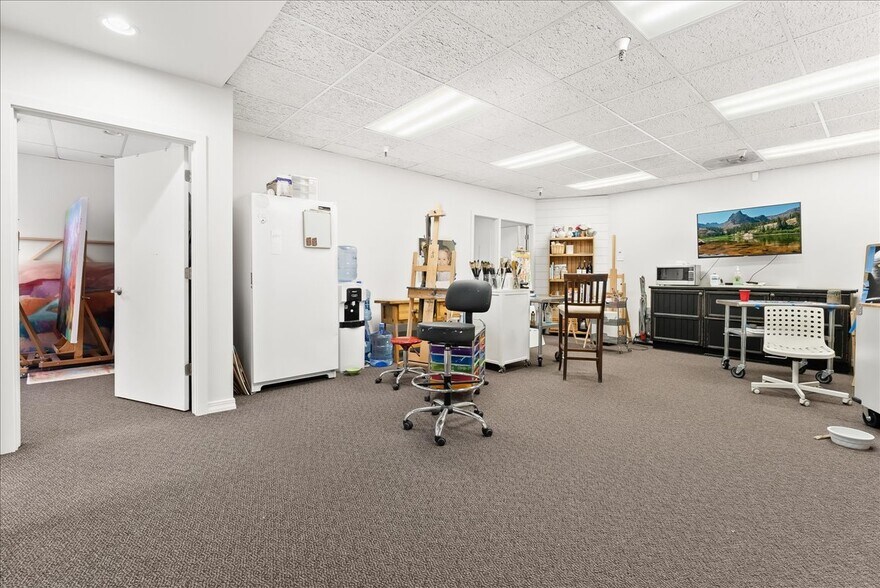 More Photos Of 2052 Prospector Ave, Park City Storefront Retail Office For Lease