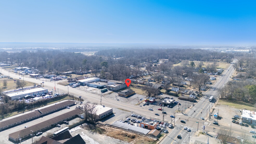 More Photos Of 2291 Elvis Presley Blvd, Memphis Freestanding For Sale