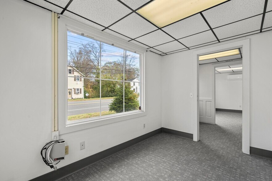 More Photos Of 433 Main St, New Hartford Office Residential For Lease