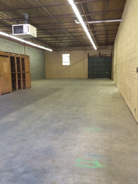 More Photos Of 2500 Dunavant St, Charlotte Warehouse For Sale