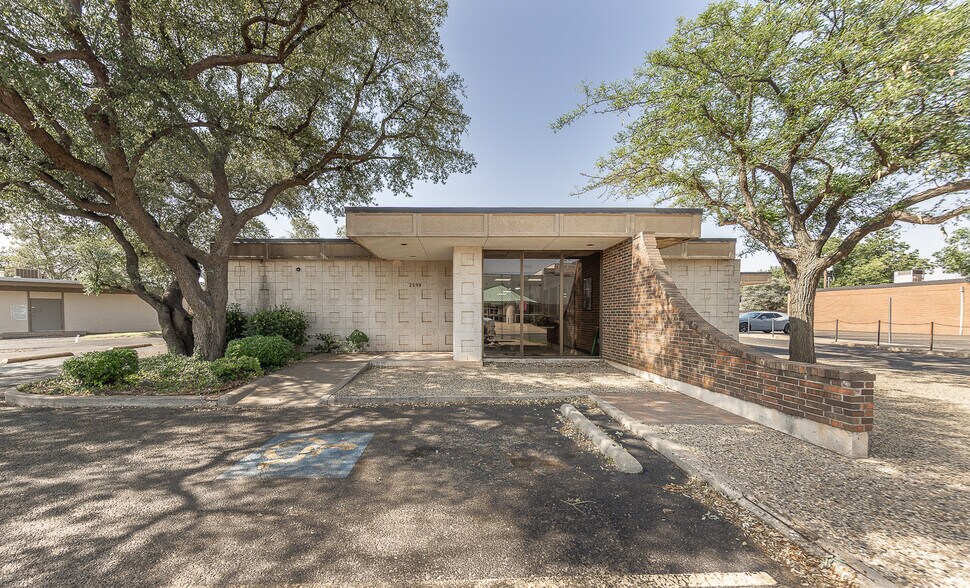 More Photos Of 2599 74th St, Lubbock Office For Sale