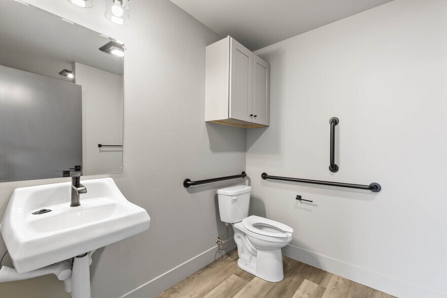 More Photos Of 204 Fletching way, Belgrade Showroom For Sale