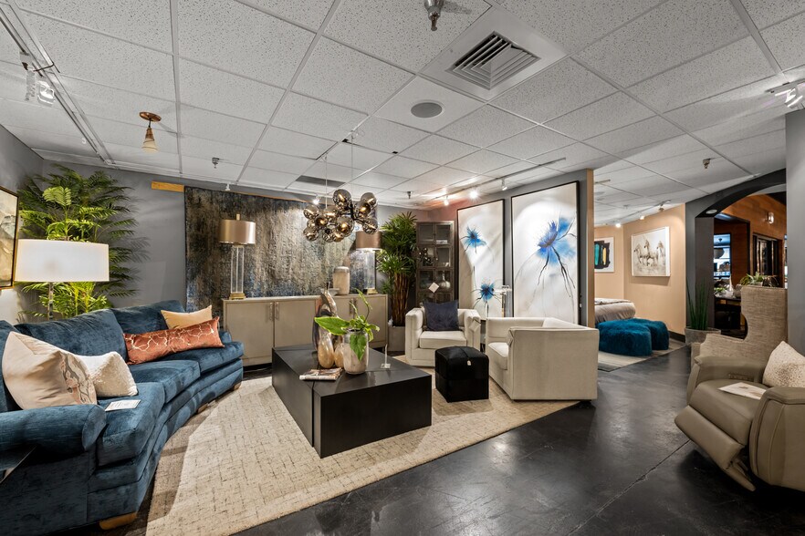 More Photos Of 475 S Broadway St, Denver Freestanding For Sale