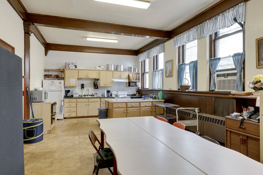 More Photos Of 217 Mackubin St, Saint Paul Religious Facility For Sale