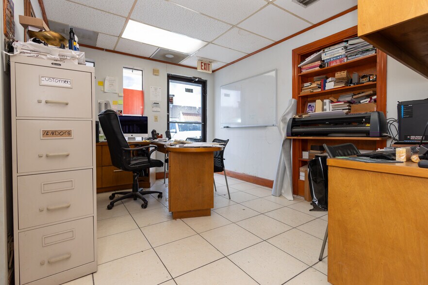 More Photos Of 7301-7325 NW 56th St, Miami Warehouse For Sale