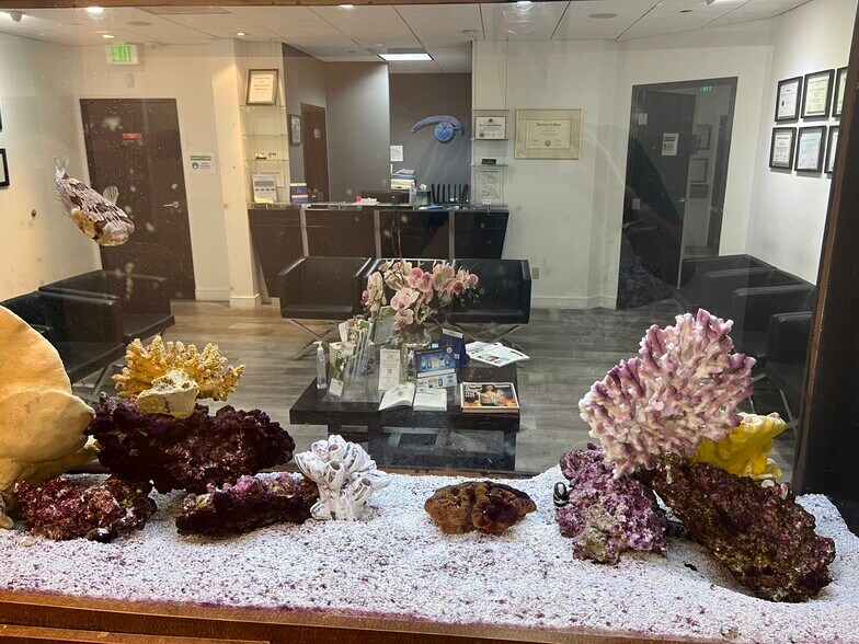 More Photos Of 10884 Santa Monica Blvd, Los Angeles Medical For Lease