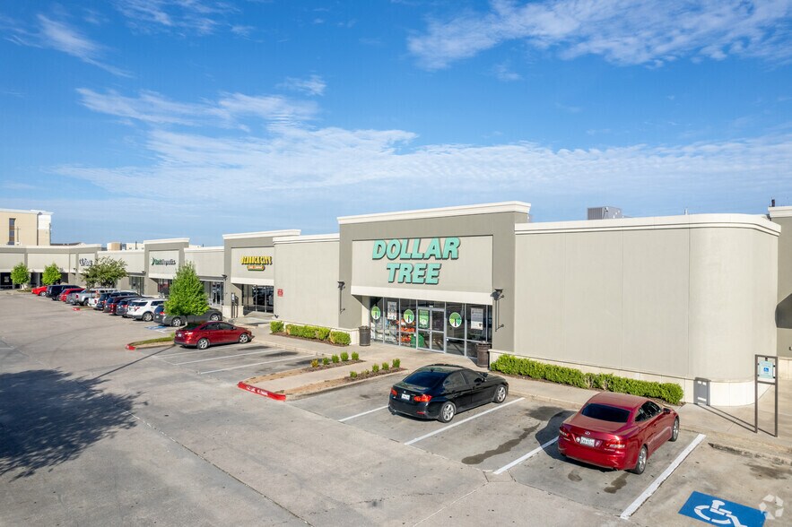 More Photos Of 100-160 W Bay Area Blvd, Webster General Retail For Sale