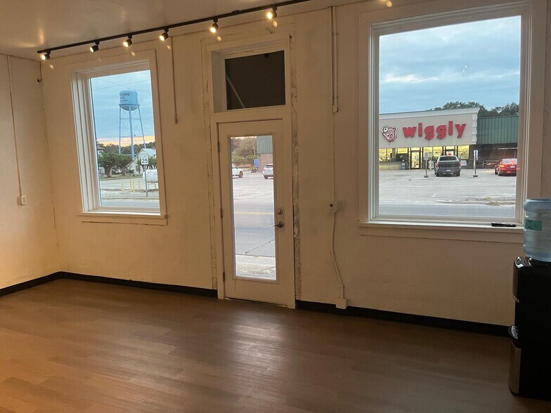 More Photos Of 47 S Ingold Ave, Garland General Retail For Sale