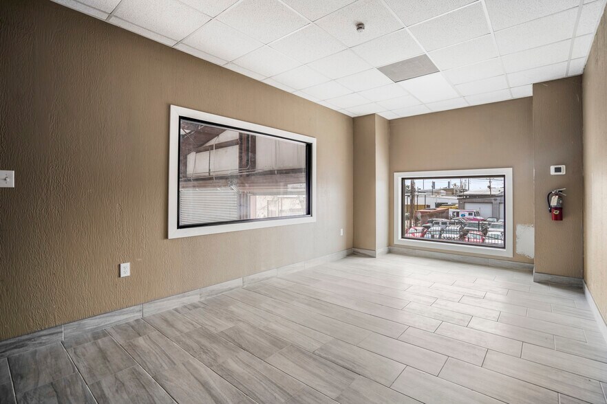 More Photos Of 8614 Pagewood Ln, Houston Warehouse For Sale