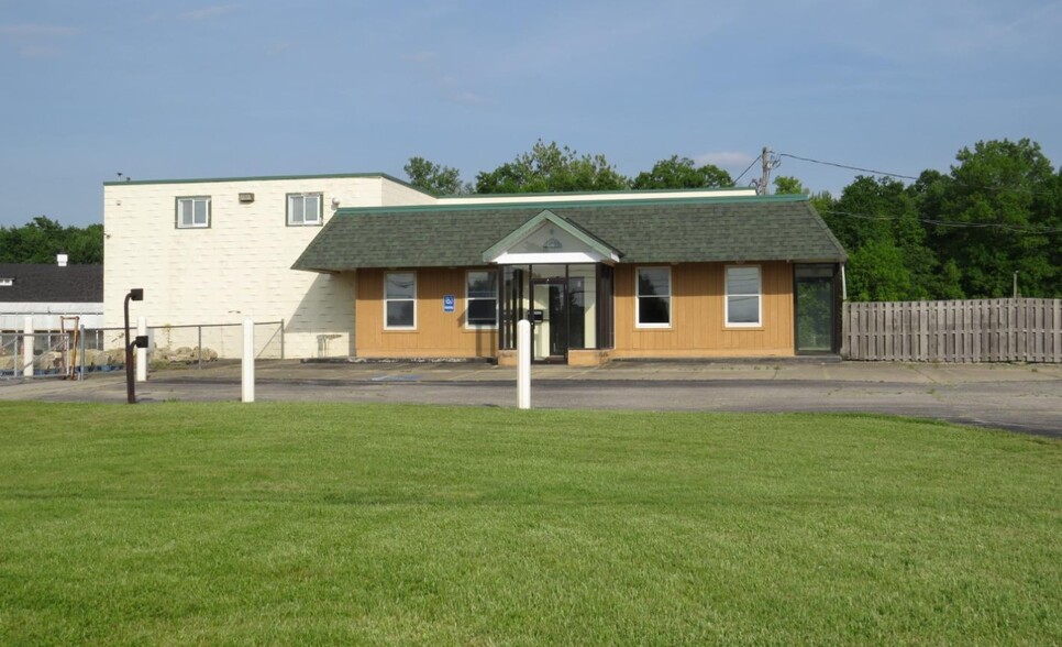 Primary Photo Of 42345 Oberlin Elyria Rd, Elyria Self Storage For Lease