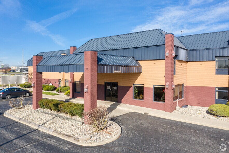 More Photos Of 235 Frontage Rd, Columbia City Hotel For Sale