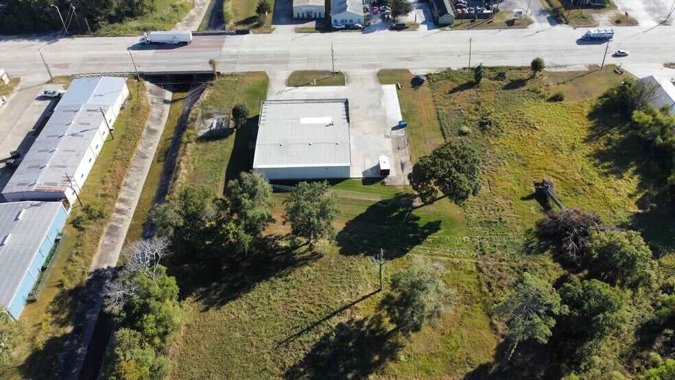 More Photos Of 7550 College St, Beaumont Industrial For Sale