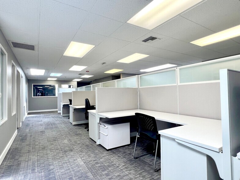 More Photos Of 25 W Anapamu St, Santa Barbara Office For Lease