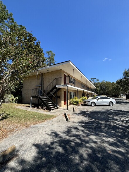 More Photos Of 2630-2670 W Pensacola St, Tallahassee Apartments For Sale