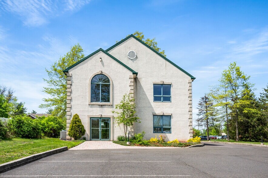 More Photos Of 2621 N Broad St, Colmar Office For Sale