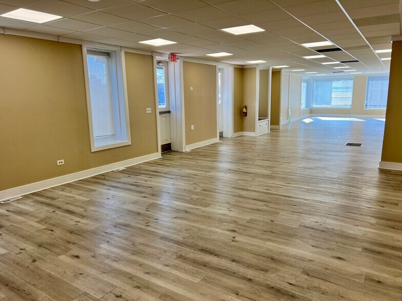 More Photos Of 1000-1002 N Main St, High Point Freestanding For Lease