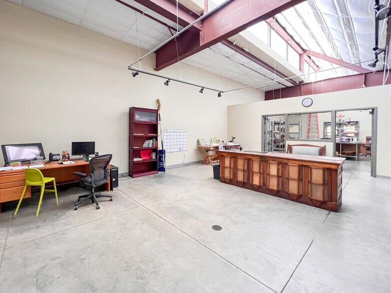 More Photos Of 202 Bendix Dr, Taos Distribution For Sale