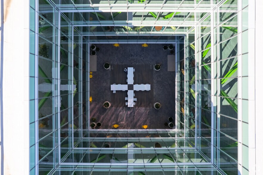 More Photos Of 1500 Solana Blvd, Westlake Unknown For Lease