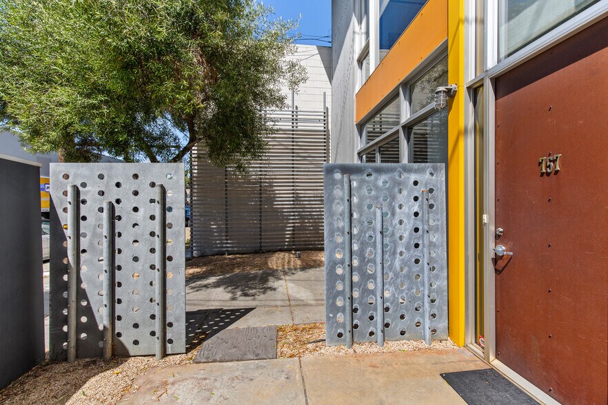 More Photos Of 755-757 Folger Ave, Berkeley Office For Sale