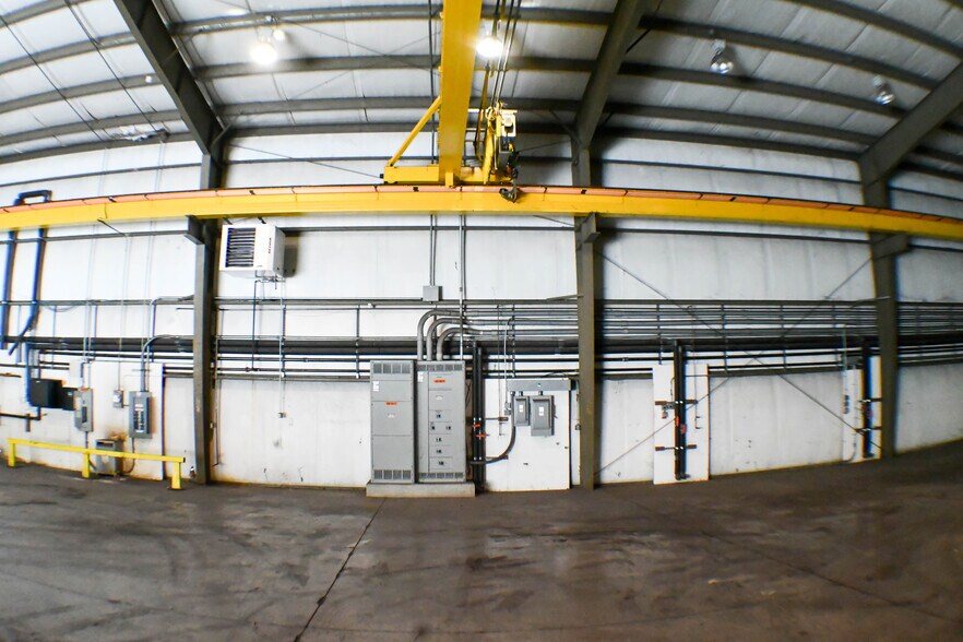 More Photos Of 3000 S 1st St, Clinton Manufacturing For Sale