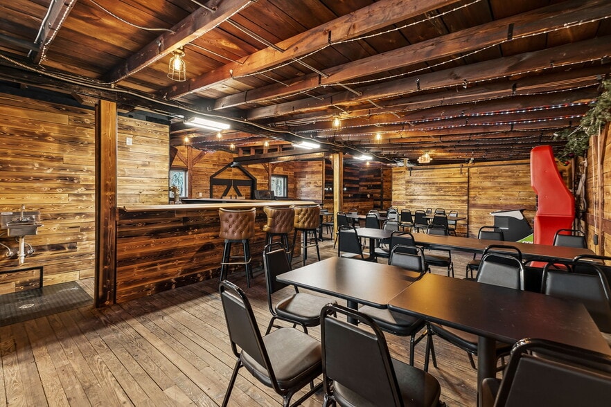 More Photos Of 316 N Main St, Columbia Storefront Retail Office For Sale