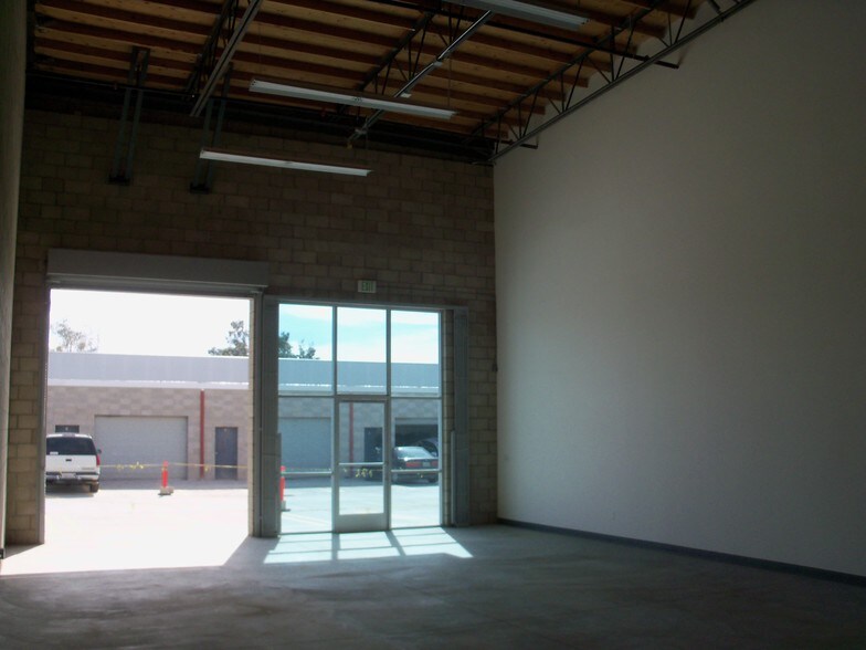 More Photos Of 9901 San Fernando Rd, Pacoima Warehouse For Lease