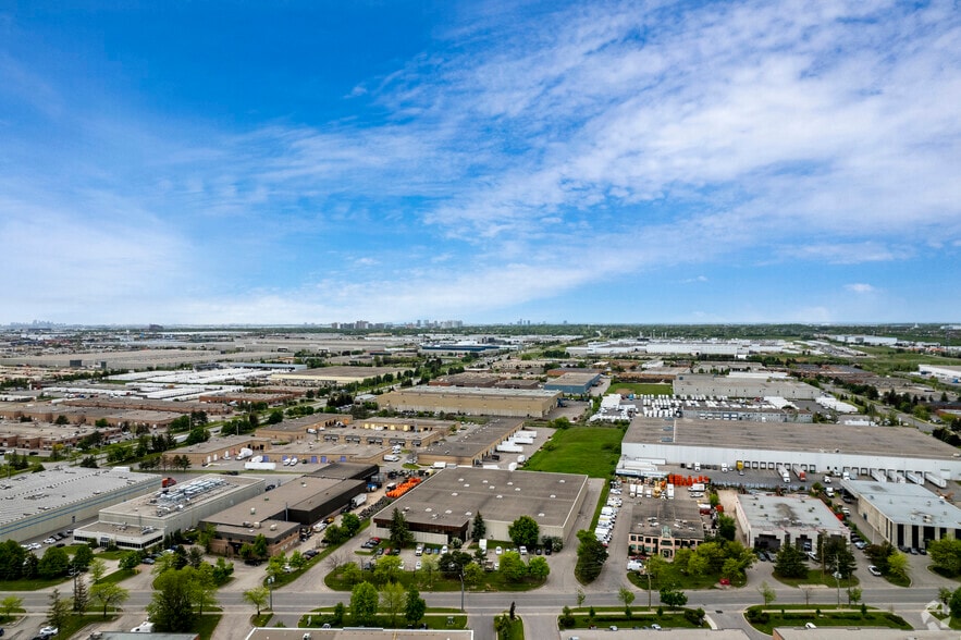 More Photos Of 8 Edvac Dr, Brampton Warehouse For Lease