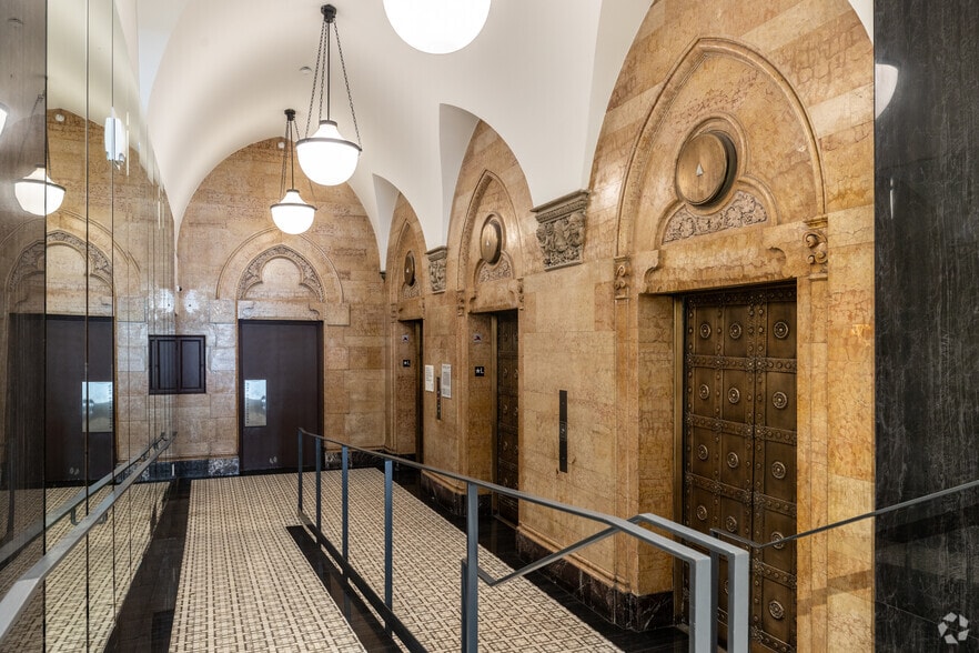 More Photos Of 701 S Hill St, Los Angeles Hospitality For Sale