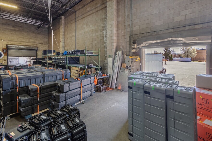 More Photos Of 90.1 Bolt St, Lowell Warehouse For Sale