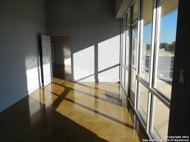 More Photos Of 8603 US Highway 281 N, Spring Branch Research And Development For Sale