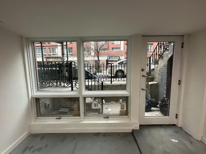 More Photos Of 366 W 30th St, New York Apartments For Lease