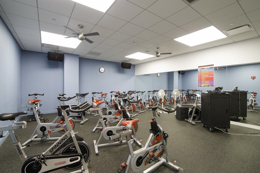 More Photos Of 1300 Hall Blvd, Bloomfield Medical For Lease