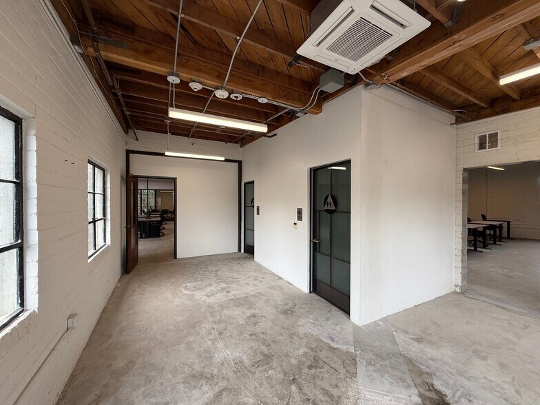 More Photos Of 5920-5924 Blackwelder St, Culver City Office For Lease
