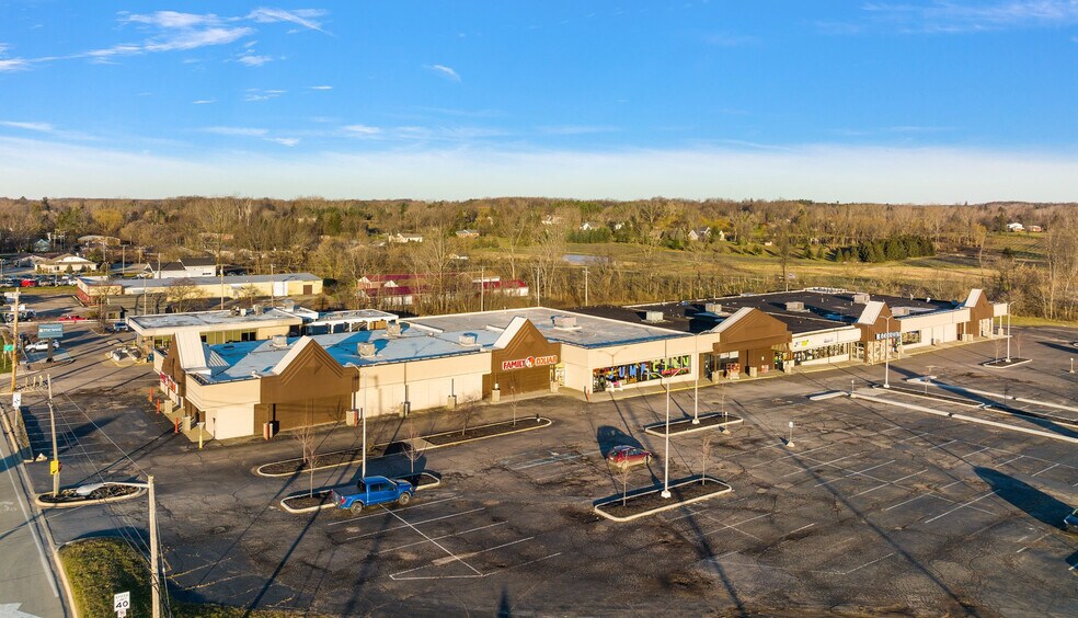 More Photos Of 579-605 N Cedar St, Imlay City Storefront For Lease