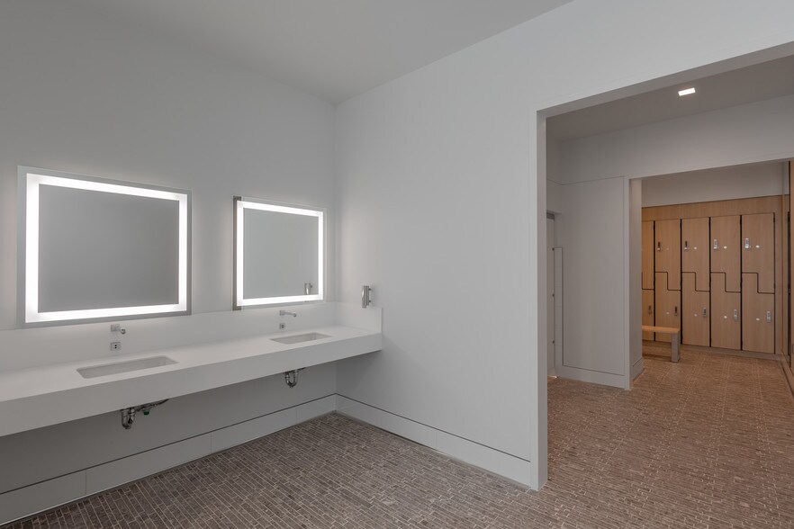 More Photos Of 5050 S Syracuse St, Denver Office For Lease