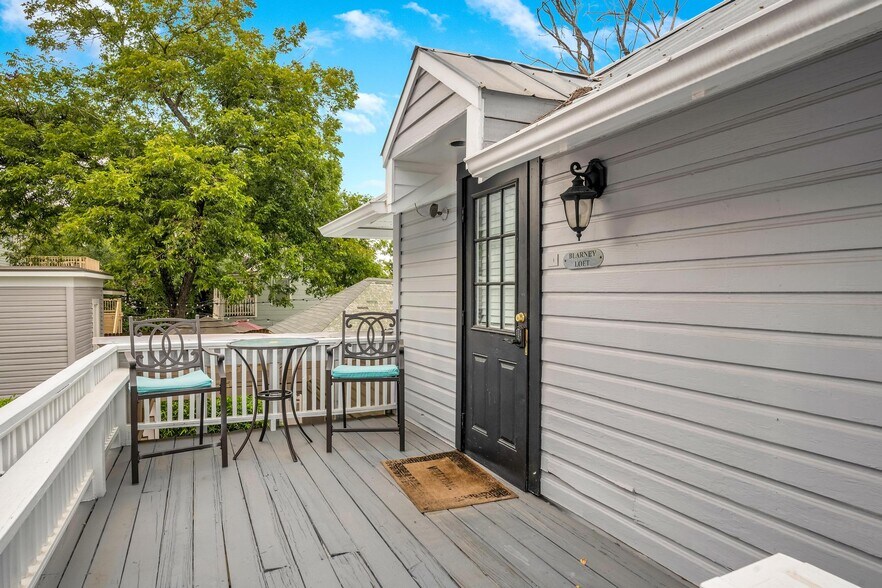 More Photos Of 225 W Craig Pl, San Antonio Hotel For Sale