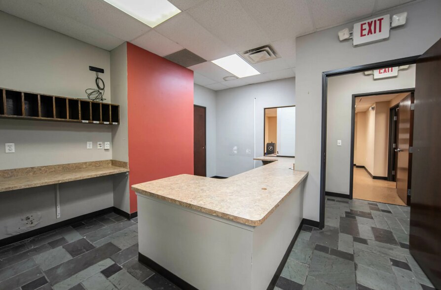More Photos Of 15 E Kirby St, Detroit Apartments For Lease