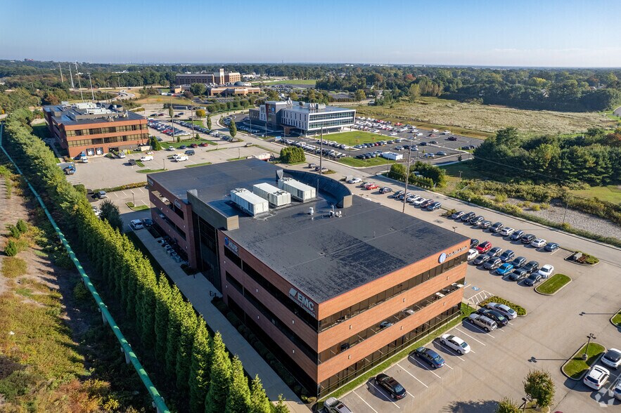 More Photos Of 200 Crossings Blvd, Warwick Office For Lease