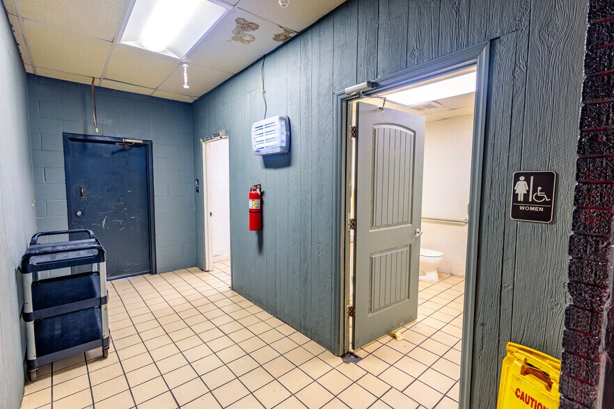 More Photos Of 15908 Main St, Town Creek General Retail For Sale