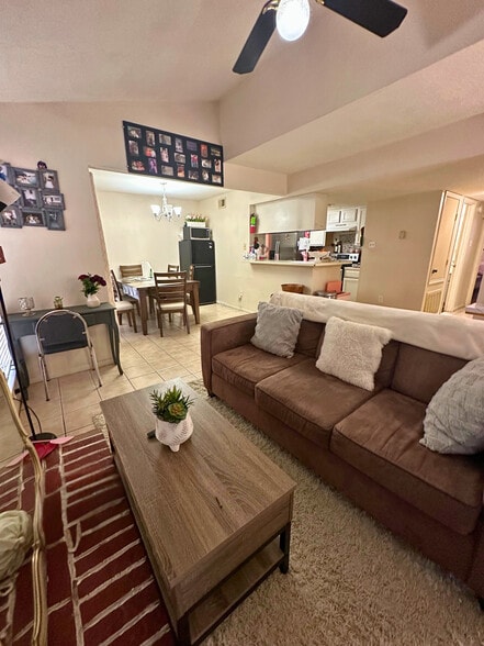 More Photos Of 7120 Cole Creek Dr, Houston Apartments For Sale